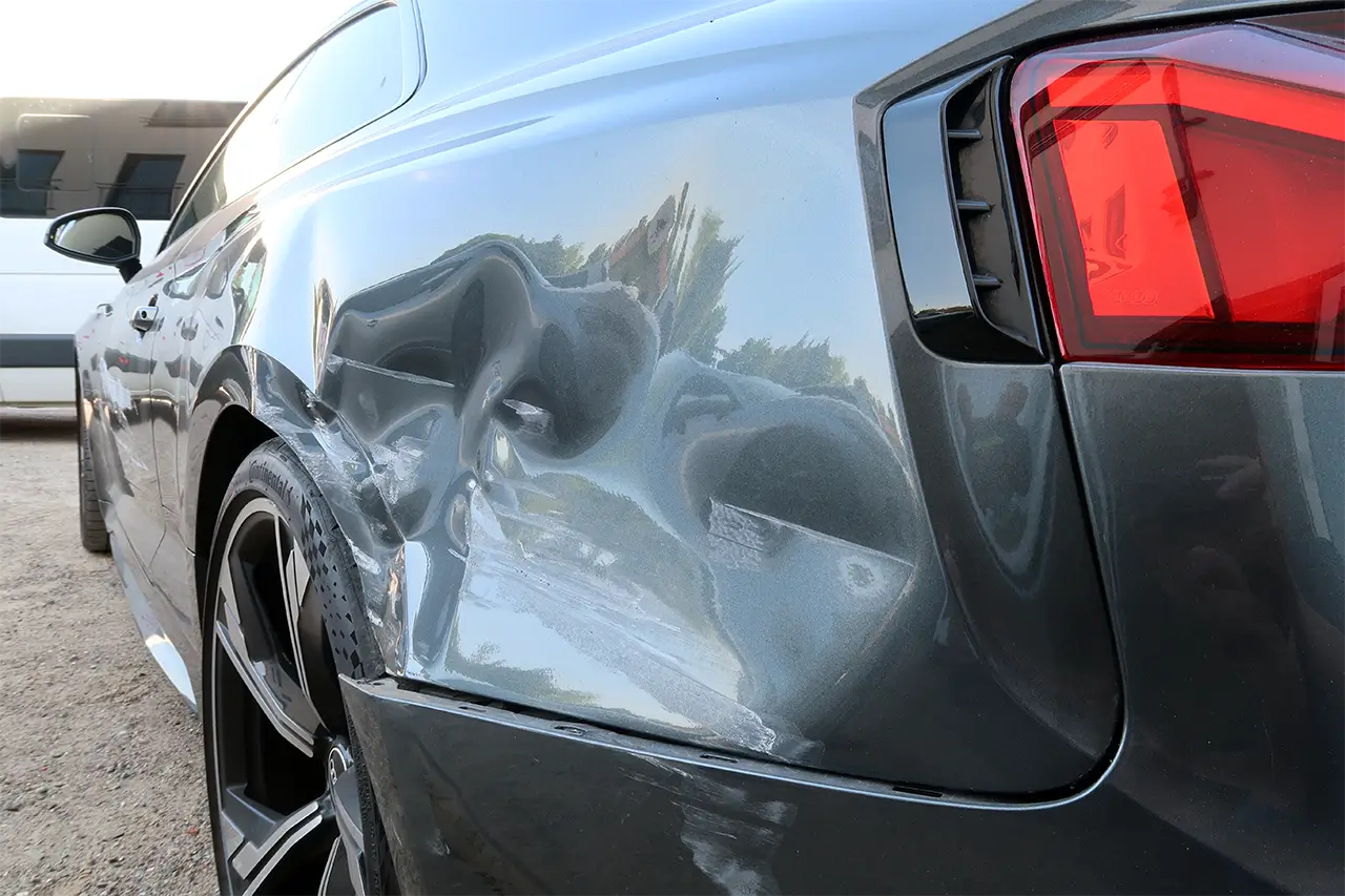 Fahrzeugbegutachtung nach einem Unfall